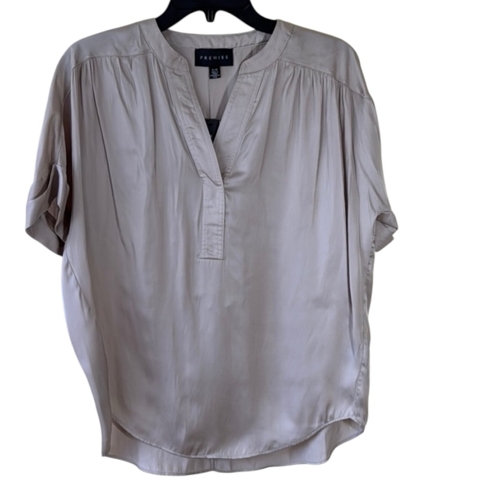 Premise Blouse Beige‎ Splitneck in Size S  NWT